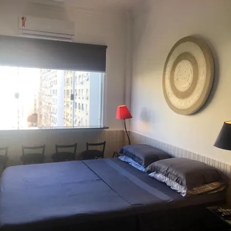 Entre Copacabana E Ipanema, 300 Metros Da Praia, Entre Postos 5 E 6
